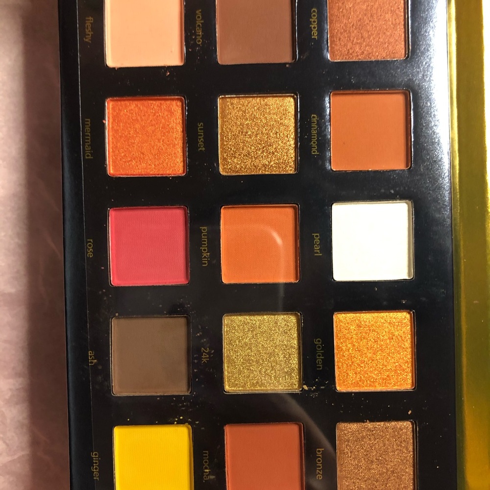 Eyeshadow palette